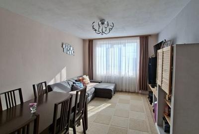 Apartament cu 4 camere decomandat în Progresul - 1