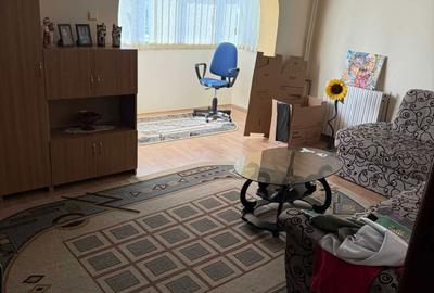 Apartament cu 3 camere decomandat în Rovine - 4