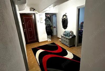 Apartament cu 4 camere decomandat în Central