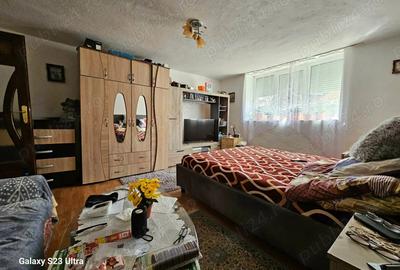 Casă cu 5 camere cu Teren 344 Mp în Central - 2