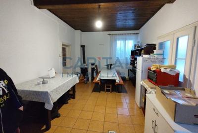 Casa cu mansarda, 7 camere, anexe, Sanmartin - 16