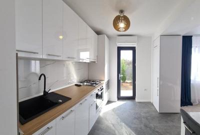 Apartament cu 3 camere semidecomandat în Berceni