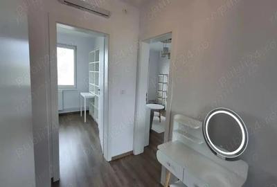 Vand apartament cu 3 camere , semidecomandat situat pe Bulevardul Take Ionescu - 4