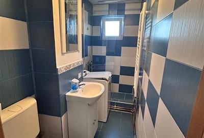 Apartament cu 3 camere semidecomandat, mobilat în Micro III - 13