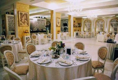 Spatiu comercial 440mp parter+ apartament 236mp + terase , etaj - 1