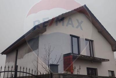 Casă cu 5 camere cu Teren 620 Mp în Macea - 8