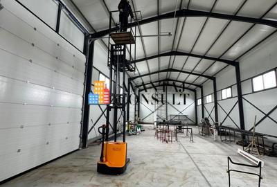 Spațiu comercial, de 300 mp, în Central - 4