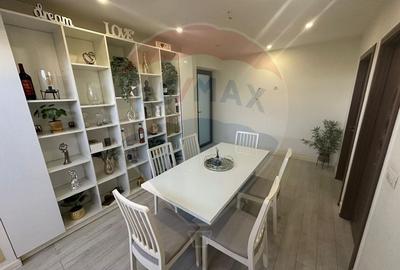 Apartament cu 4 camere de vanzare in zona Rovine - 1