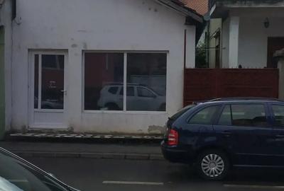 Casa singur in curte plus un spatiu comercial Sibiu Str Morilor - 3