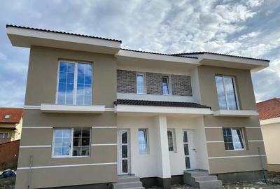 Proprietar(0 comision)vand casa m duplex,Mosnita Noua,cartier Europa,4 camere,95 mp utili,zona TOP - 3