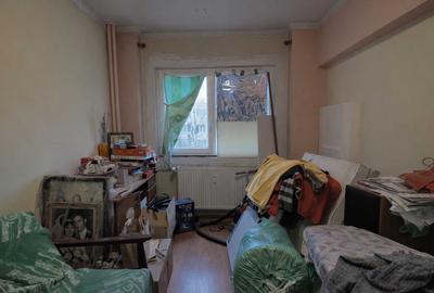 Apartament cu 3 camere decomandat, mobilat în Alexandru Obregia