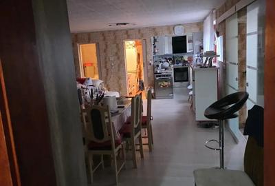 Casă cu 2 camere în Central