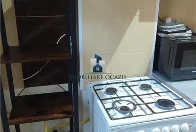 Garsonieră decomandată în Central