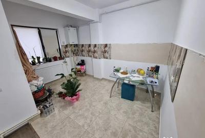 Apartament cu 2 camere semidecomandat, mobilat în Km 5 - 7