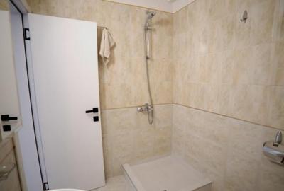 Apartament de vanzare in zona Coresi - 2