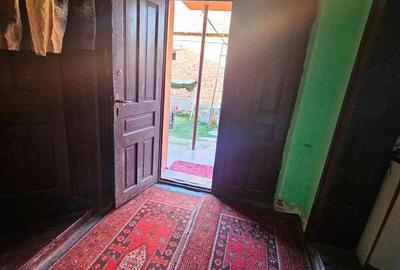 Casă cu 4 camere cu Teren 2340 Mp în Sâmbăta - 12