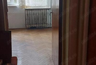 Apartament cu 3 camere decomandat în Central - 1