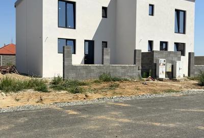 Duplex modern, mosnita-urseni