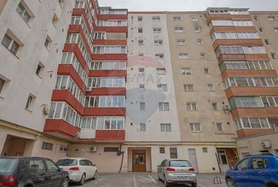 Apartament cu 2 camere decomandat, mobilat în Tractorul - 13