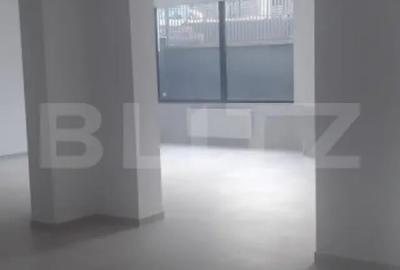 Spațiu comercial, de 148 mp, în Central - 7