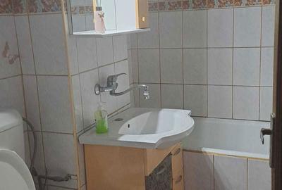 Apartament cu 3 camere decomandat în Alfa