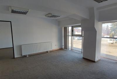 De inchiriat showroom cu vanzare + parcare mare - 6