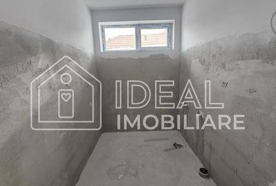 Duplex cu 4 camere cu Canalizare în Central - 6