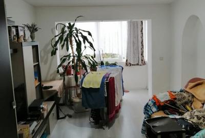 Vând apartament 3 camere - 4