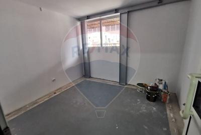 DE INCHIRIAT - Depozit industrial cu birouri, Str. Margeanului - 4
