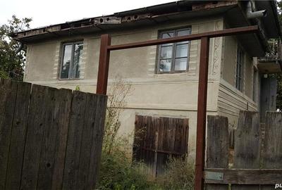Casă cu 2 camere cu Teren 3410 Mp în Podu Turcului - 3