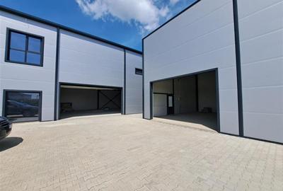 Spațiu comercial, de 700 mp, în Central - 4
