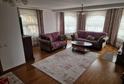 Casă cu 5 camere cu Teren 2252 Mp în Coșula