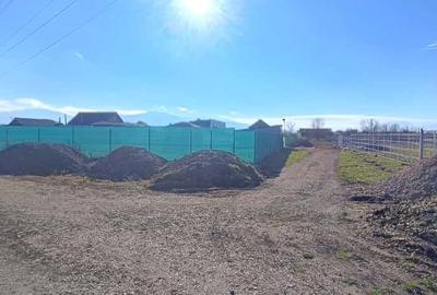 Teren Construcții intravilan de 940 mp, în Sânpetru