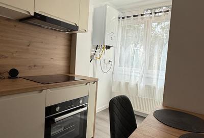 Apartament cu 3 camere decomandat în Cornișa - 2