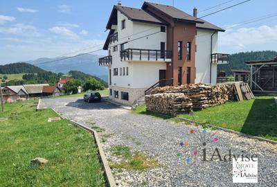 Casă individuală cu 12 camere cu Canalizare în Fundata - 3