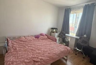 Apartament cu 3 camere semidecomandat, mobilat în Florești