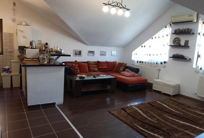 Apartament cu 3 camere decomandat în Central - 1