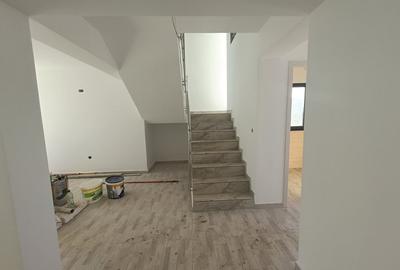 Casa cu 4 camere, incalzire pardoseala. Rediu - 3km de Rond Pacurari - 3