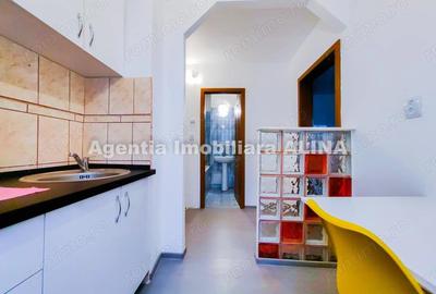 Garsoniera in Deva, zona Gojdu, str. Zamfirescu, 28 mp, decomandata, etaj 1, mobilata si utilata.