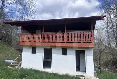 Casă cu 2 camere cu Teren 2108 Mp în Central - 10