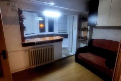 Garsonieră decomandată, mobilată în Trafic Greu - 4