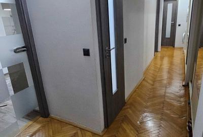 Apartament cu 3 camere decomandat în Central - 4