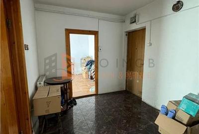 Apartament 3 camere cf1 decomandat zona Micro 3 - 3