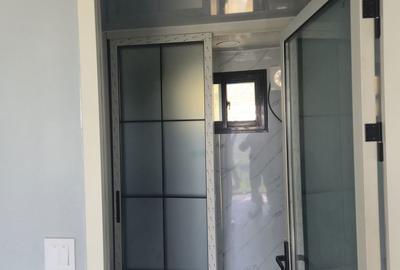 Casă cu 2 camere cu Teren 450 Mp în Tomești - 3