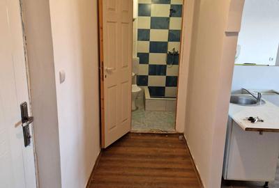 Garsonieră decomandată în Central - 5