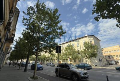 Apartament cu 2 camere decomandat, mobilat în Central