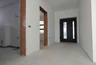 Casă cu 4 camere cu Teren 410 Mp în Central - 18