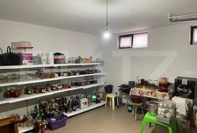 Casă cu 5 camere cu Teren 2501 Mp în Central - 7