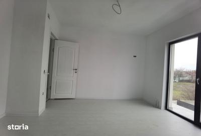 Casă cu 4 camere cu Teren 315 Mp în Valu lui Traian - 11