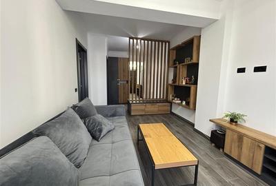 Apartament cu 2 camere decomandat, mobilat în Central